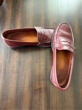 Bass Weejuns Katherine burgundy leather penny loafers
